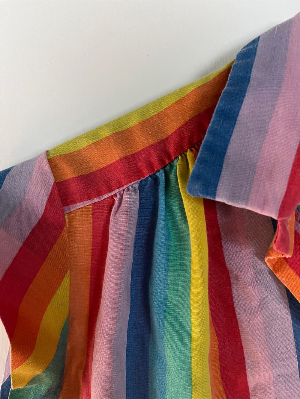 Vintage rainbow button-up by Popcorn Fashion - Picture 4 of 5